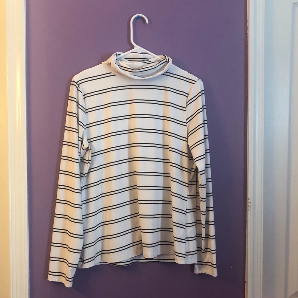 Apt. 9 Black and White Long Sleeve Turtleneck